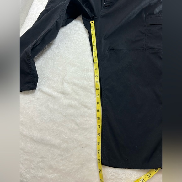 Carhartt Women's Straight Fit Force Madden Cargo Black Capris Size 18 - Picture 10 of 12